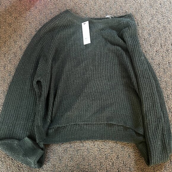 Green Sweater - Picture 1 of 2